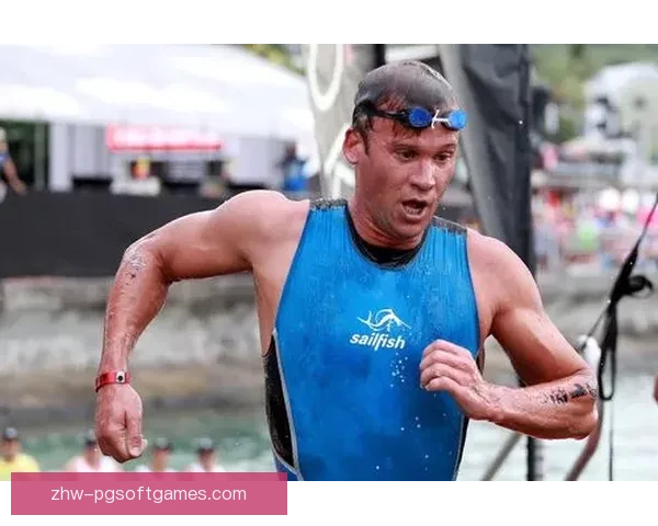 铁人三项世界纪录挑战：身肤未泄，勇往直前